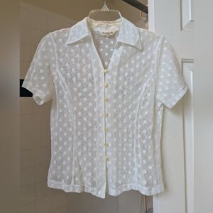 NWOT short sleeve off white floral mesh button up blouse top Size M